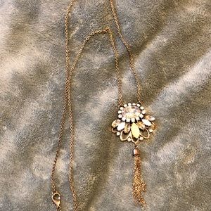 Long pendant necklace